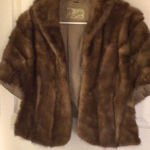 Mink fur stole w/pockets, one size fits all, mink brown with taupe satin-lining.